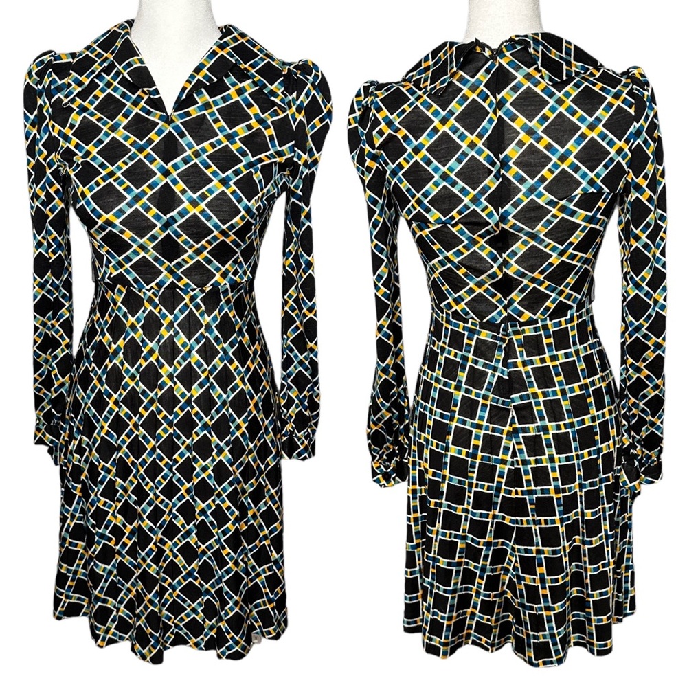 Vintage Ladies Fashion Renown 70s Butterfly Collar Diamond Puff Sleeve Dress